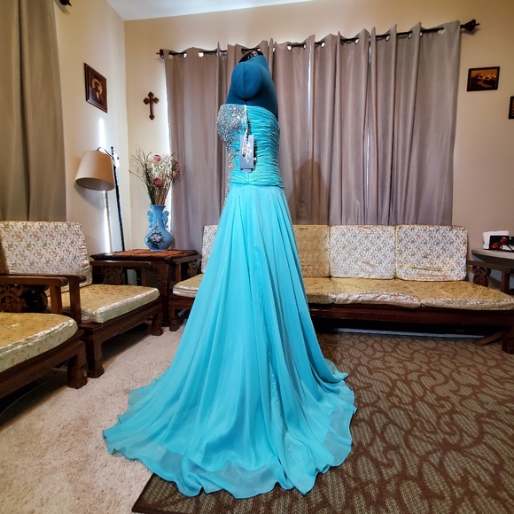 NWT Fabuluxe Couture Blue Evening Gown - Picture 11 of 11